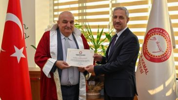 MKÜ MİMARLIK FAKÜLTESİNDE DEVİR TESLİM