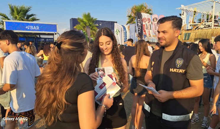 EMNİYETTEN ROYS FEST’TE BİLGİLENDİRME STANDI!