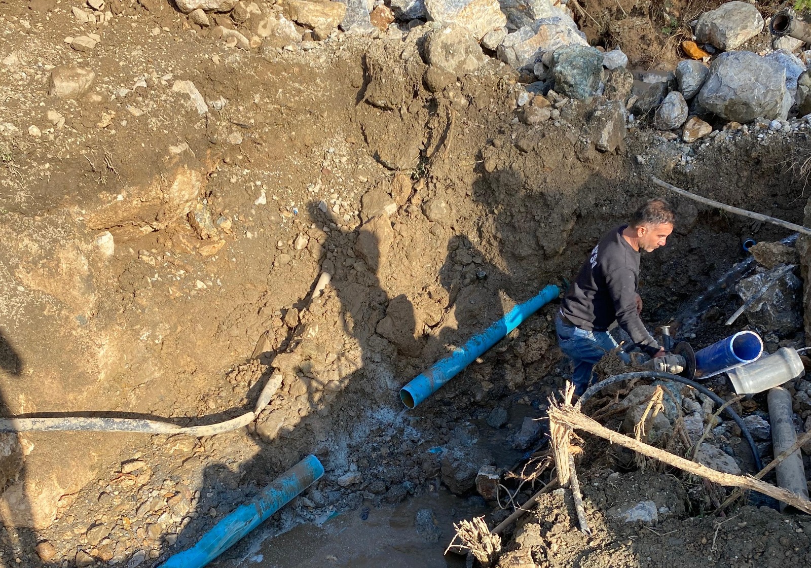 PAYAS’TA SEL SONRASI İÇME SUYU HATLARINDAKİ HASARLAR GİDERİLDİ